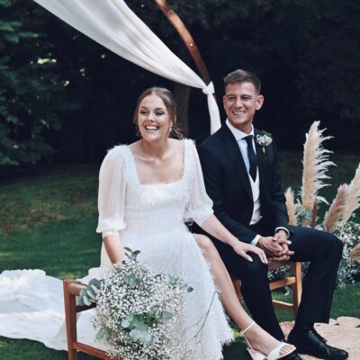 Laura y Pau: una boda gallega con alma mediterránea en Finca Montesqueiro