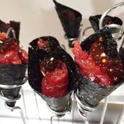 Cucurucho de tatar de atún rojo con wasabi