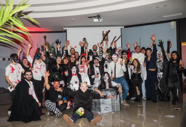 El miércoles celebramos nuestra cena de empresa… más terroríficamente divertida del año!! 🎃

Brujas, vampiros, payasos, fantasmas y hasta algún alma en pena en una noche con mucho humor y mil ganas de pasarlo bien 👻

#grupomontesqueiro #halloween #cenadeempresa #equipazo #diversion #coruñasemueve #coruñacity